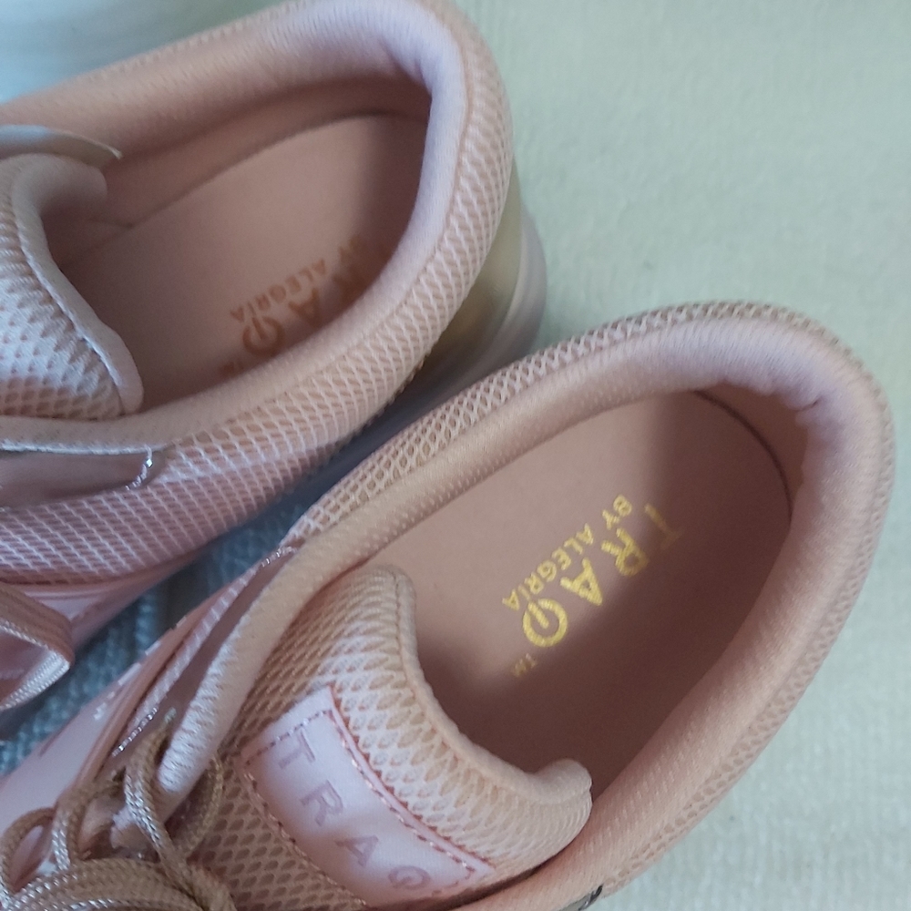 TRAQ by Alegria sneakers walking shoes pink gold - Picture 6 of 15
